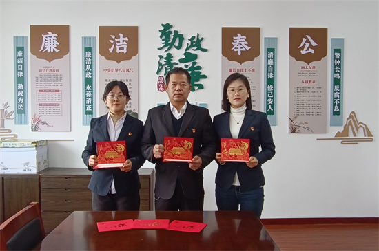 1733705553708333.jpg FCD6B800804A787622B864333172C1A2.jpg